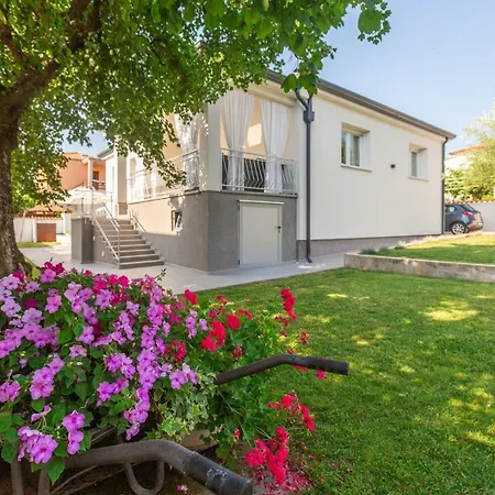 Holiday home Family Friendly House With A Swimming Pool - 27226 Umag
